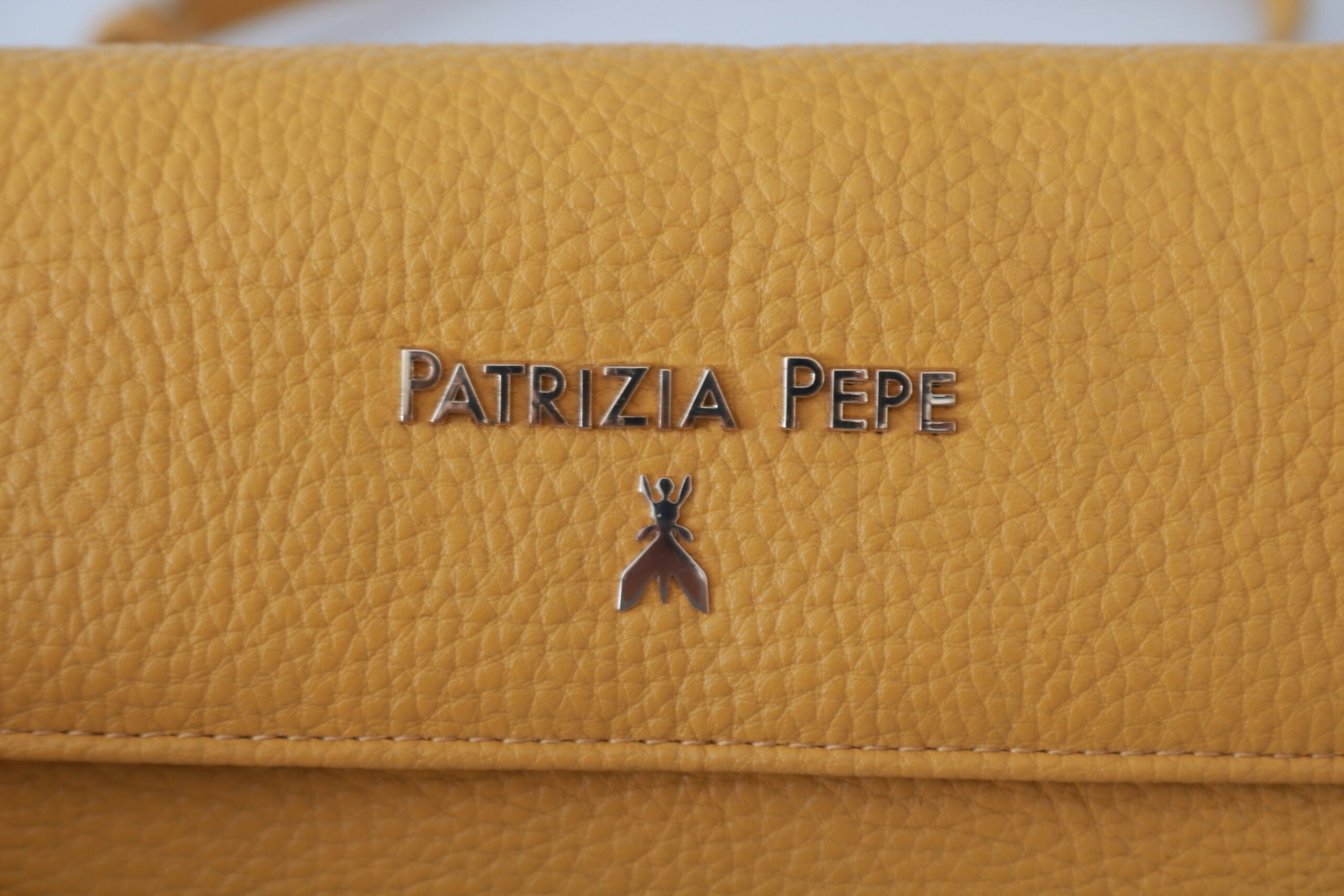 Patrizia Pepe Chic sarı deri omuz çantası